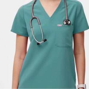 Figs Catarina one pocket top